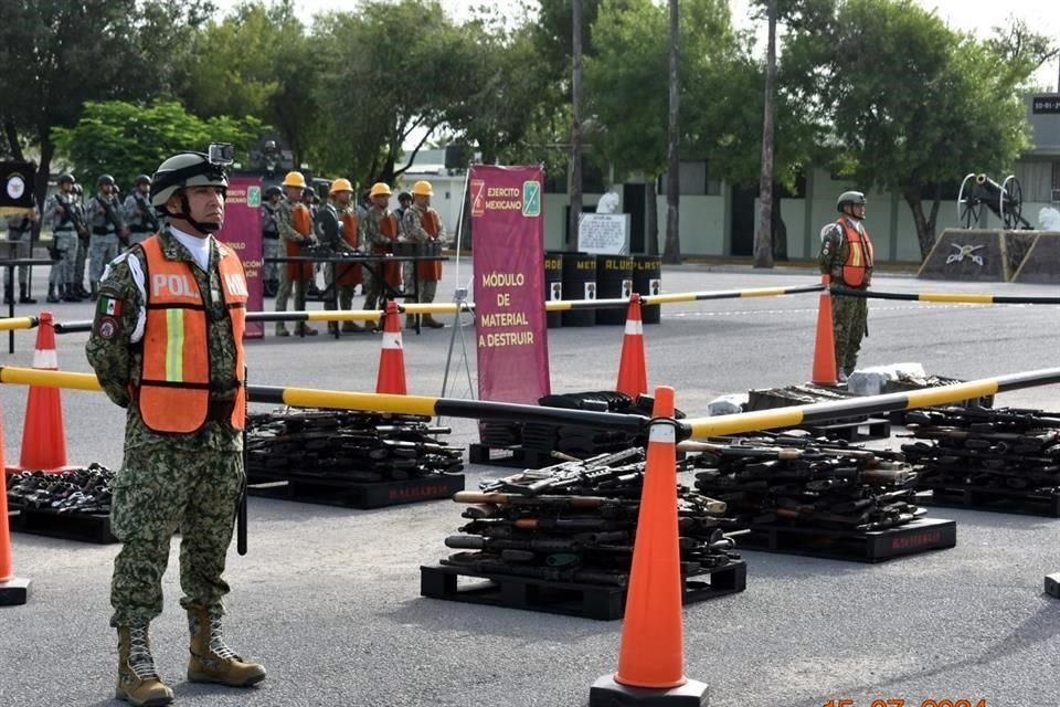 En el evento fueron destruidas más de mil armas de grueso calibre.