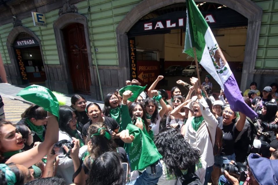 Congreso de Puebla aprobó, con 29 votos a favor, 7 en contra y 4 abstenciones, la despenalización del aborto hasta los 3 meses de gestación.