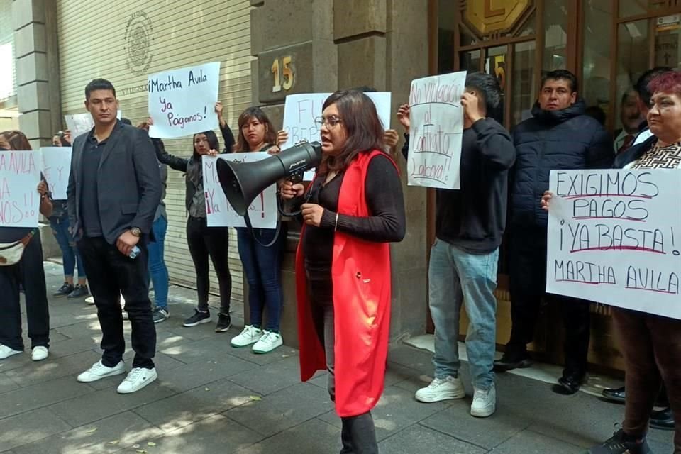 La legisladora Vicenteño aseguró frente a oficinas del Congreso local que ella fue independiente durante toda la Legislatura.