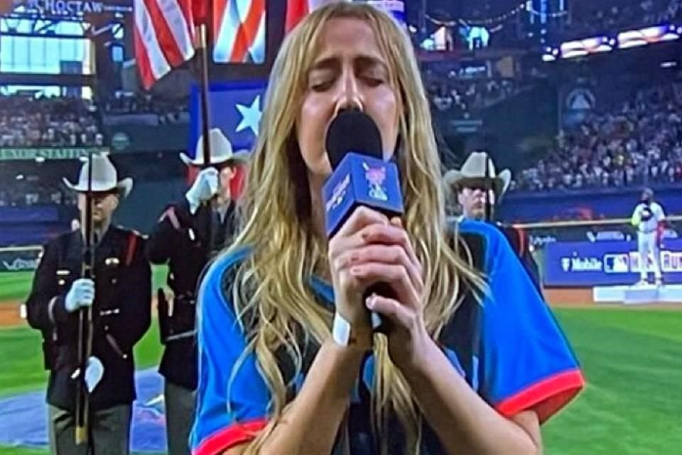 Ingrid Andress fue criticada fuertemente por la manera en la que entonó el Himno Nacional de Estados Unidos.