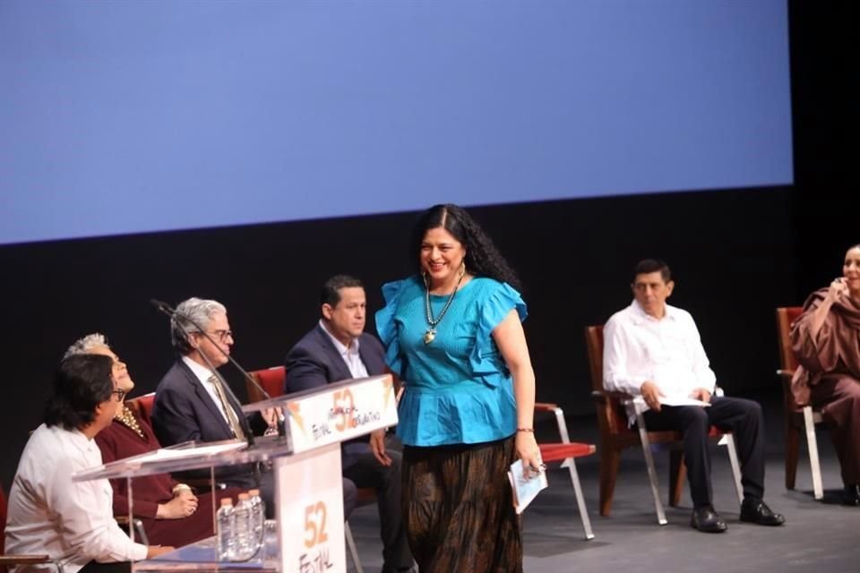 La Secretaria de Cultura Alejandra Frausto encabezó la presentación del programa del 52 Festival Internacional Cervantino; en el acto también estuvo el Gobernador de Guanajuato Diego Sinhue Rodríguez.