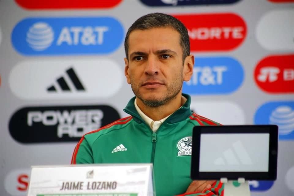 Tal parece que Lozano no aceptó trabajar al lado de Javier Aguirre, por lo que no entra más en planes del Tricolor.