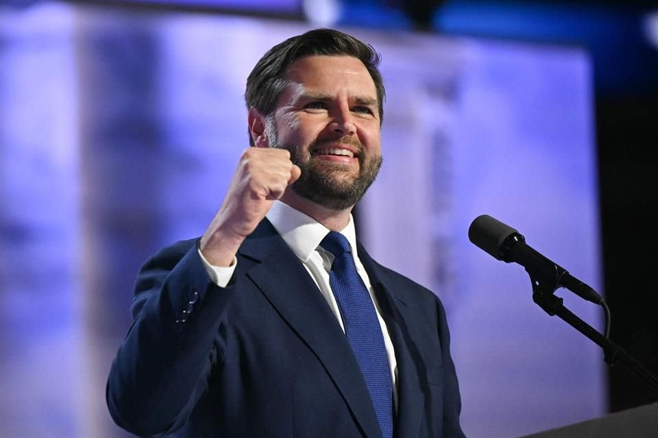 El senador J. D. Vance durante su discurso en la Convención Nacional Republicana.