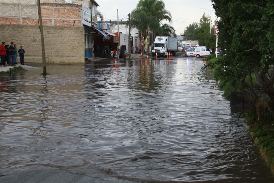 Urbanizaciones no planeadas, hidrológicamente hablando, han fomentado que incrementen los escurrimientos en las partes altas de los arroyos y estos sean mas peligrosos para la población.