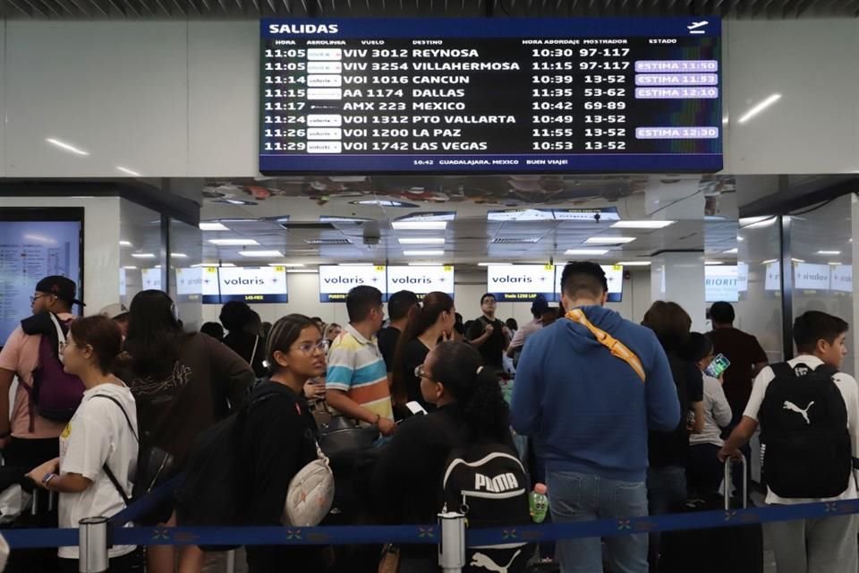 Ante la falla informática global, aerolíneas del Aeropuerto de Guadalajara igual se vieron afectadas.