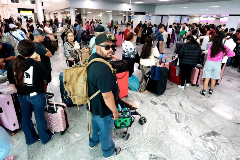 Caída de servicios de Microsoft a nivel global causa cancelaciones, demoras y largas filas en aeropuertos del País.