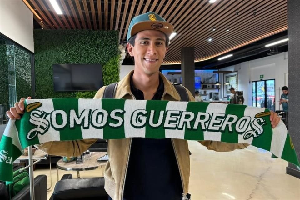 Macías jugó 29 minutos en su debut con los Guerreros ante el Puebla, y posteriormente disputó 14 minutos contra los Pumas.