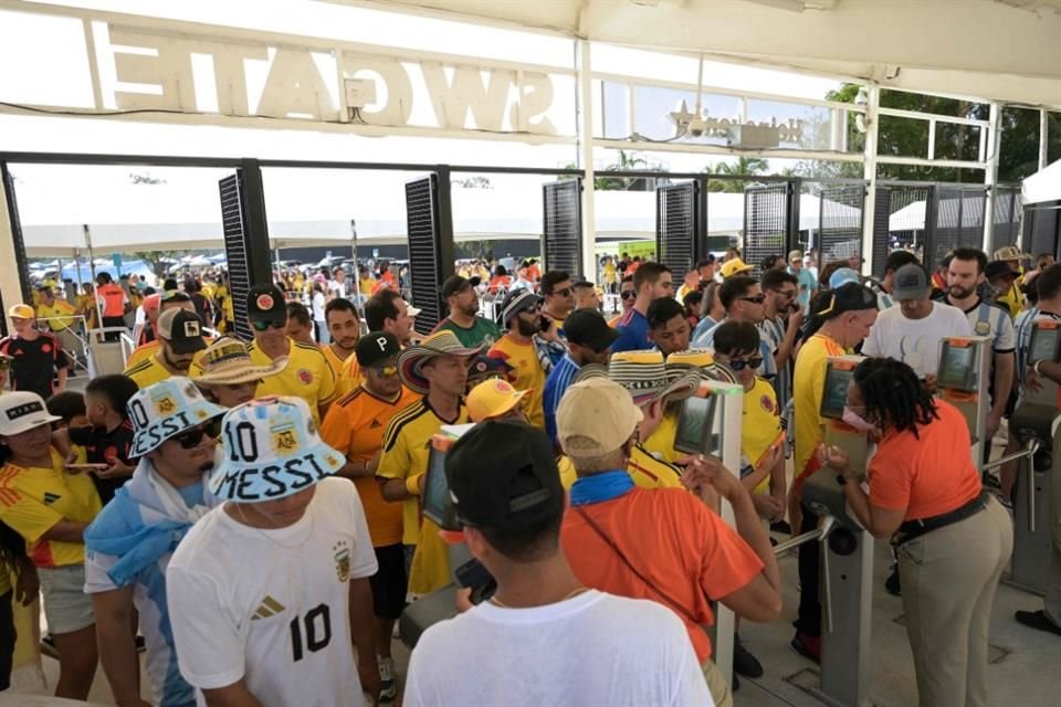 Varios aficionados han presentado demandas contra los organizadores de la Copa América por el caos que se vivió en la Final.