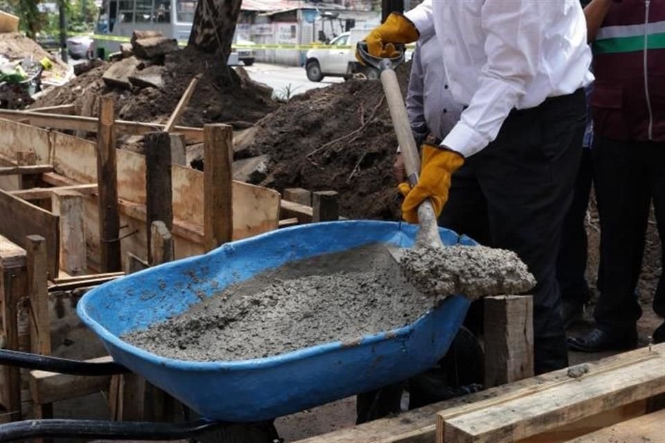 'Este pedacito en el canal de La Viga nos va a recordar ese antiguo canal, pero además va a tener a sus costados nueva vegetación, ahuejotes y otro tipo de vegetación', indicó Batres.