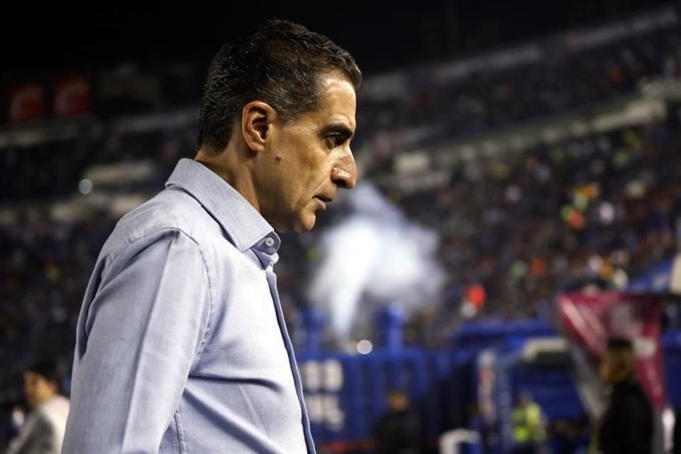 Al entrenador le molesta el parón.