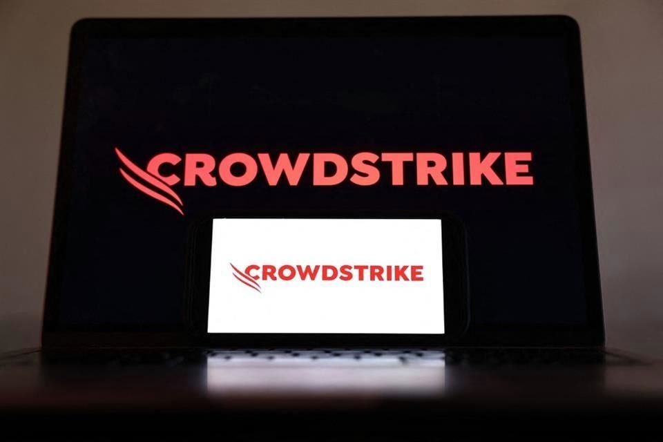 CrowdStrike identificó un archivo malicioso enviado por piratas informáticos que se hacían pasar por una 'solución rápida' al problema.