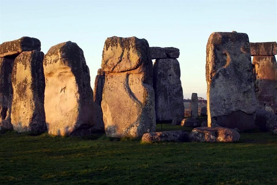 Stonehenge, el 'círculo de rocas prehistóricas más sofisticado del mundo desde un punto de vista estructural', corre peligro por un proyecto gubernamental para construir un túnel carretero.