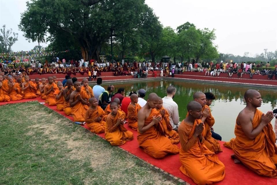 Lumbini, el pueblo natal de Buda en Nepal, sitio de peregrinación, también se encuentra en riesgo de salir de la lista del Patrimonio Mundial.