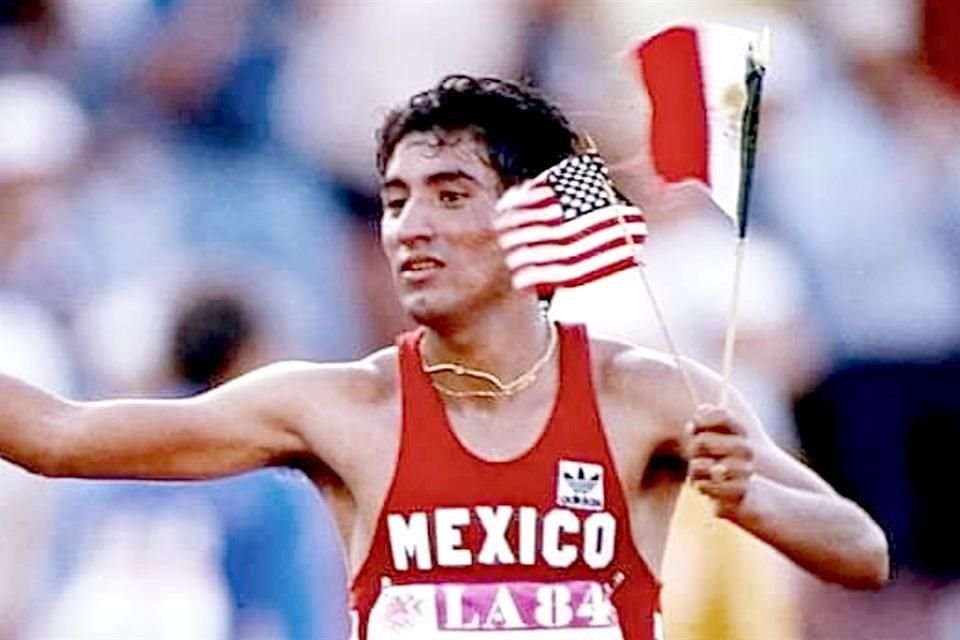 Ernesto Canto conquistó la medalla de oro en los 20 km también en 1984.