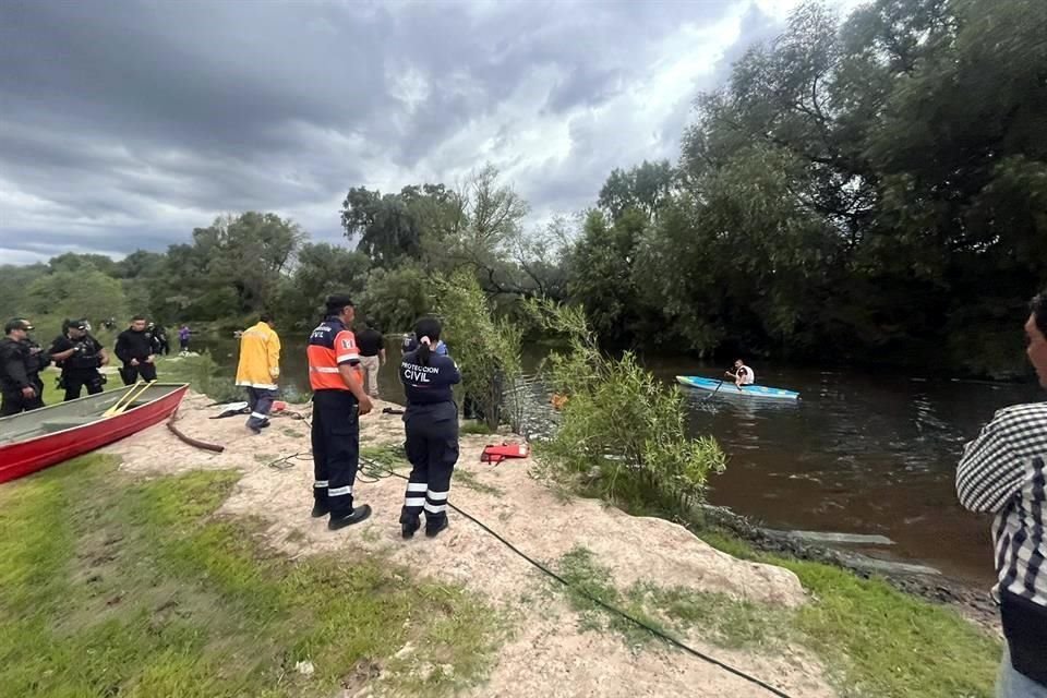 Un menor de 14 años perdió la vida esta tarde, cuando entró a nadar en un río y ya no salió a la superficie.