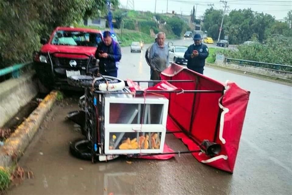 El puesto quedó sobre la vía tras el hecho de tránsito.