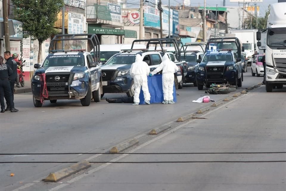 Pese a que portaba casco, los paramédicos confirmaron que había fallecido.