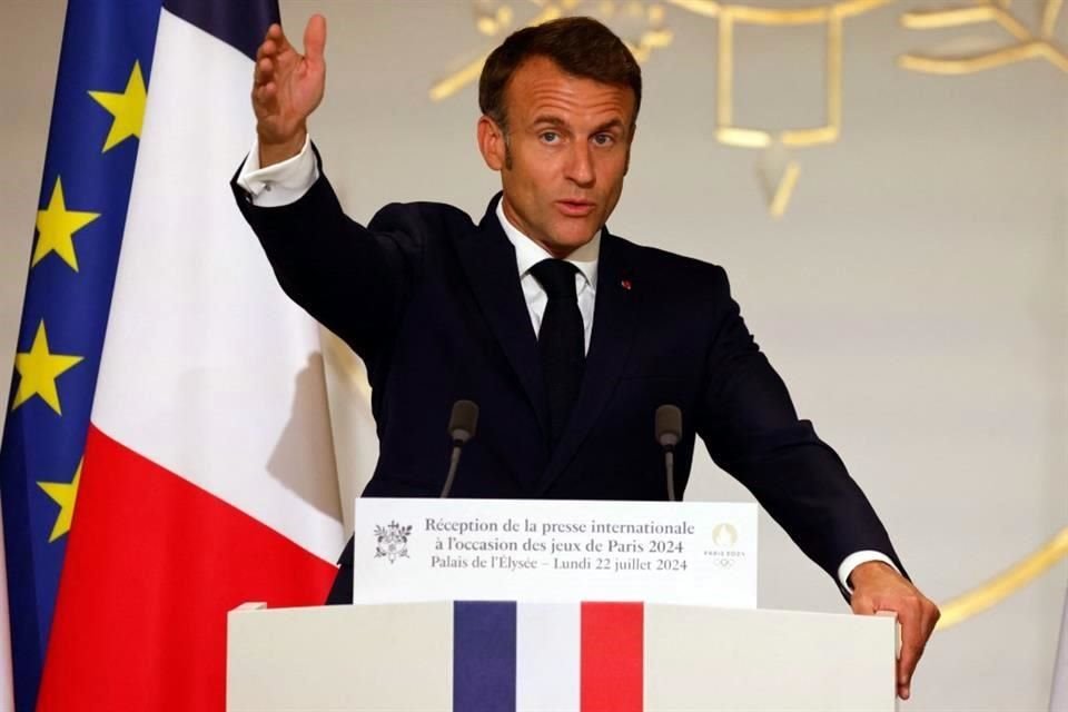 Emmanuel Macron dice que los israelíes deben competir bajo su bandera.