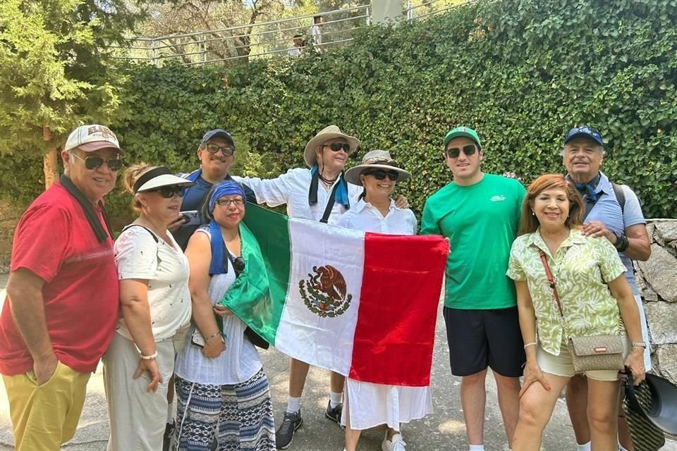 En redes sociales turistas exhibieron fotos con ellos. 