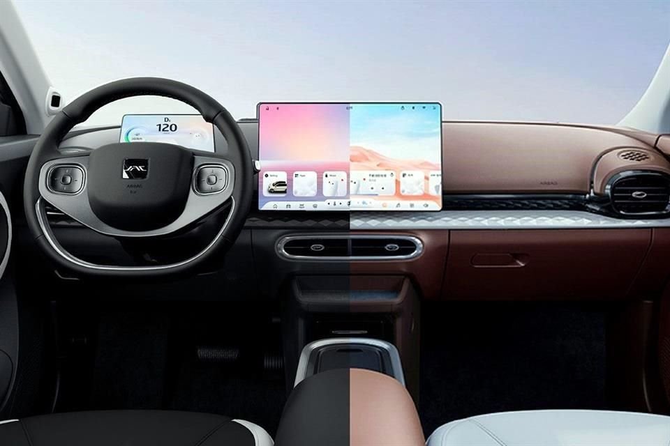 Cuenta con cargador inalámbrico y conectividad CarPlay y Android auto inalámbrica.