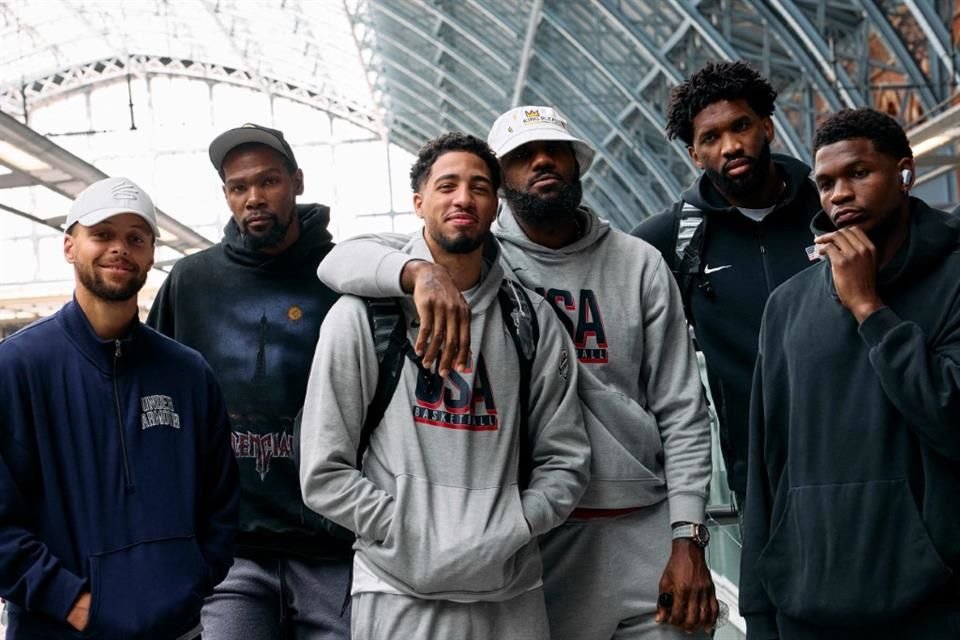 El equipo de basquetbol llegó en tren a Lille.