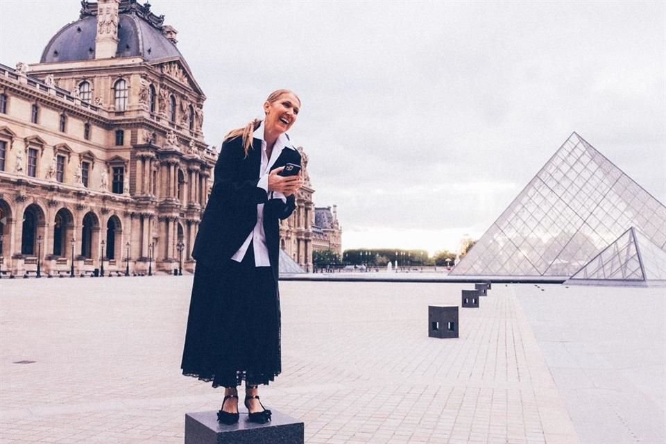 Céline Dion dijo sentirse agradecida y feliz por estar en París, avivando rumores sobre su regreso en ceremonia de los Juegos Olímpicos.