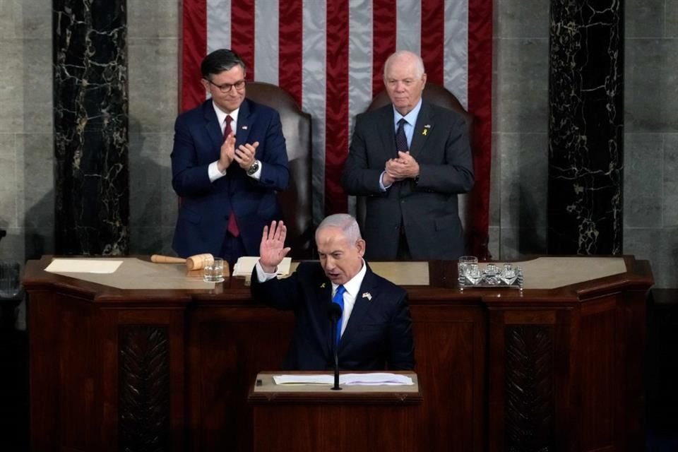 El Primer Ministro Benjamin Netanyahu dando un discurso en el Congreso de Estados Unidos.