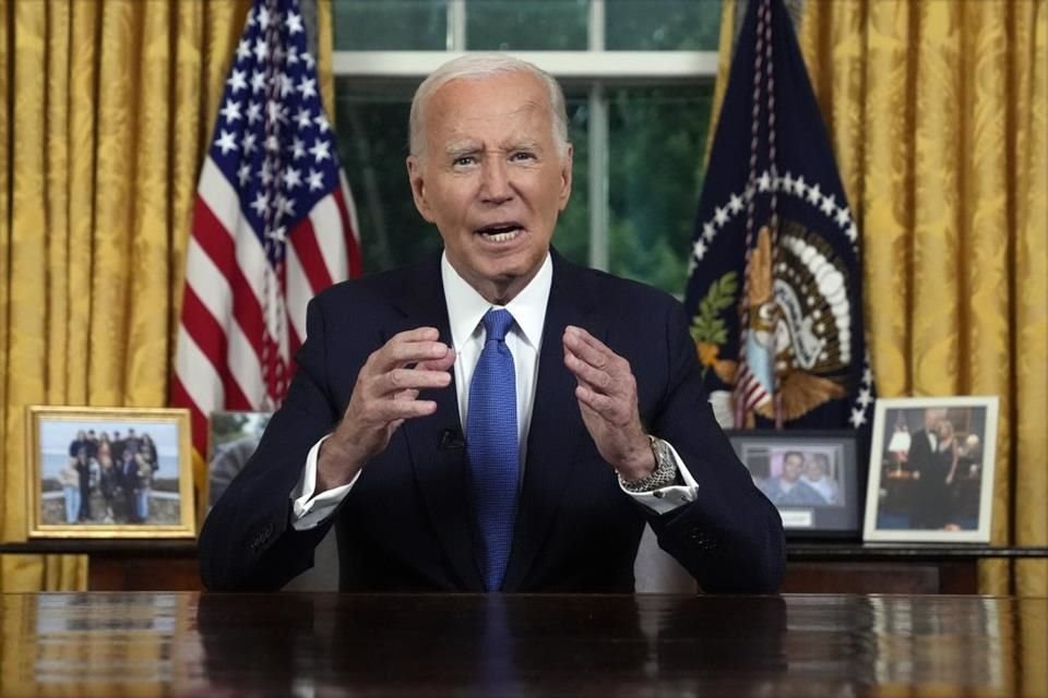 En su primer mensaje tras dejar candidatura, Biden dijo que la mejor forma de unir a demócratas era 'pasar la antorcha' a nueva generación.