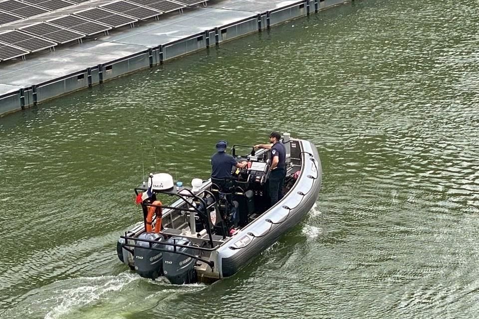 La policía francesa realiza revisiones extensivas en los alrededores del Río Sena, donde se llevará a cabo la Inauguración de París 2024.