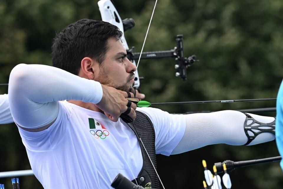 El equipo varonil mexicano de tiro con arco terminó en la novena posición por equipos en la ronda de clasificación en París 2024.