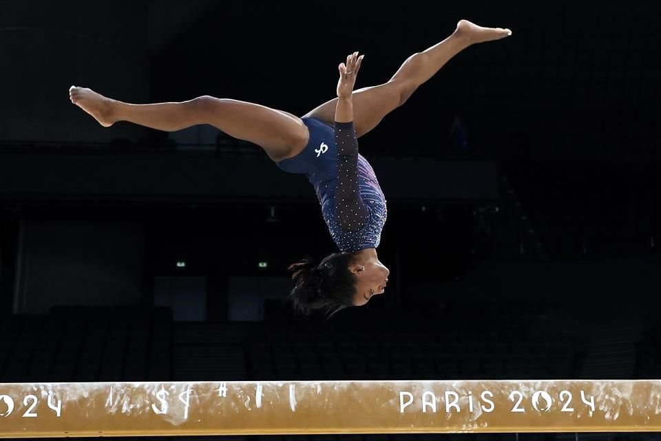 Simone Biles busca volver al podio olímpico.