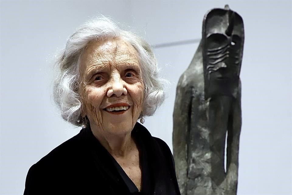 A la inauguración acudió la escritora Elena Poniatowska, autora del libro 'Leonora'.