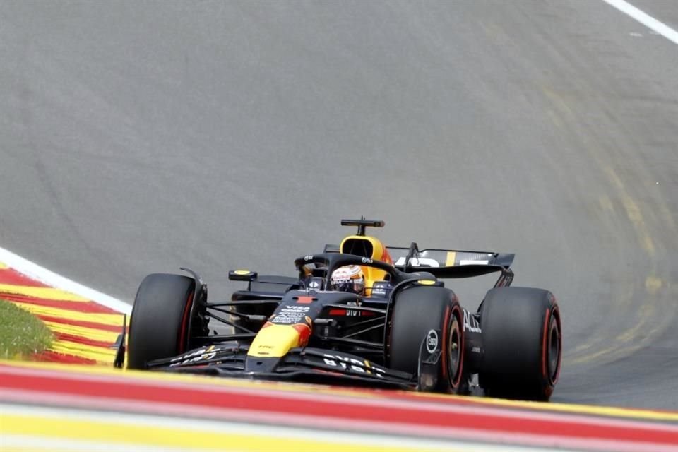 Max Verstappen fue el más rápido en el circuito belga.