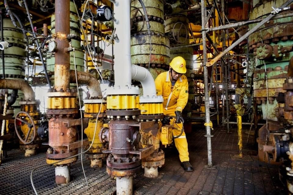 Existen mecanismos legales mediante los cuales Pemex o el Gobierno Federal pueden cancelar o renegociar contratos heredados que resulten excesivos o desventajoso.