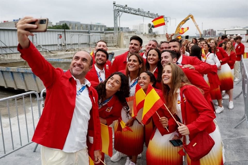 Muchas sonrisas durante la ceremonia.