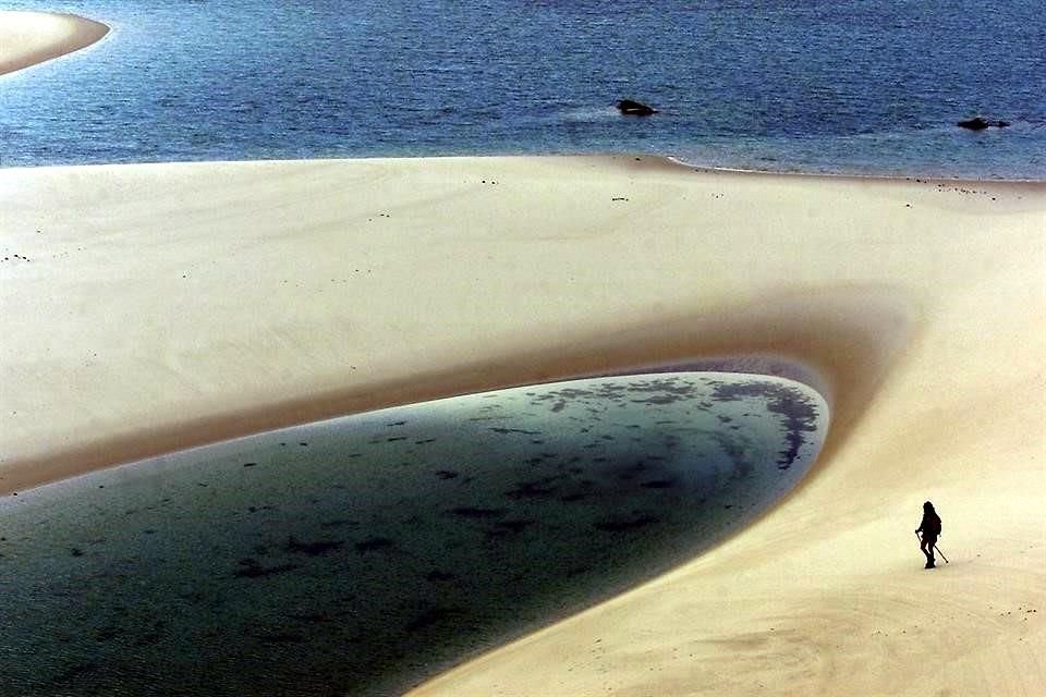 El Parque Nacional de los Lençóis Maranhenses en Brasil es conocido por sus interminables dunas y deslumbrantes piscinas naturales de agua dulce.