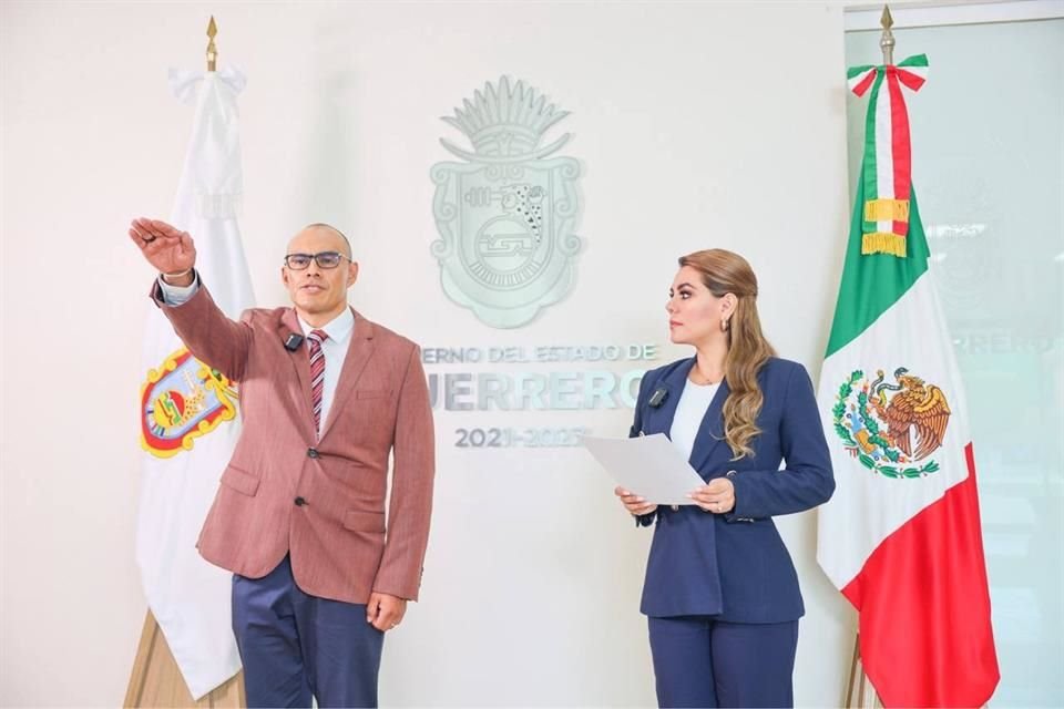 El Coronel rindió protesta en el cargo este viernes.