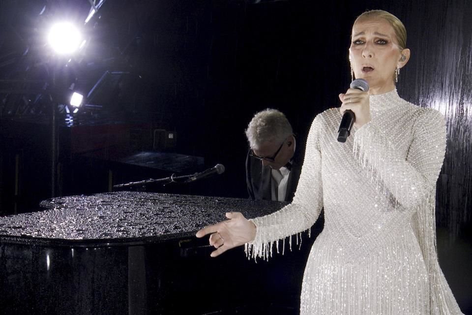 Céline Dion cerró con broche de oro cantando en francés el 'Himno al Amor'.