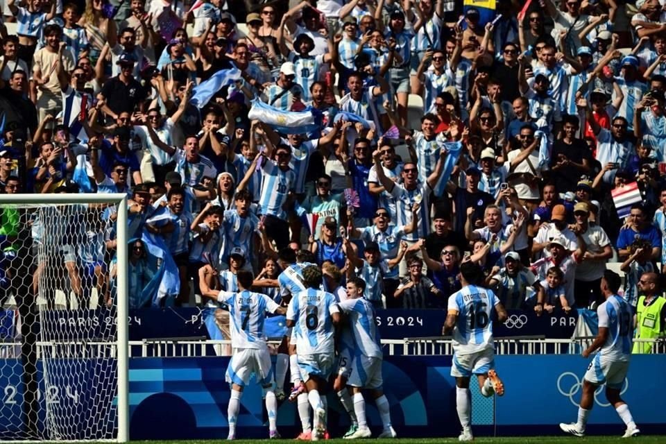 Los goles de Almada, Gondou y Fernández le dieron un respiro a Javier Mascherano y a la Argentina, que cerrará el Grupo B contra Ucrania.