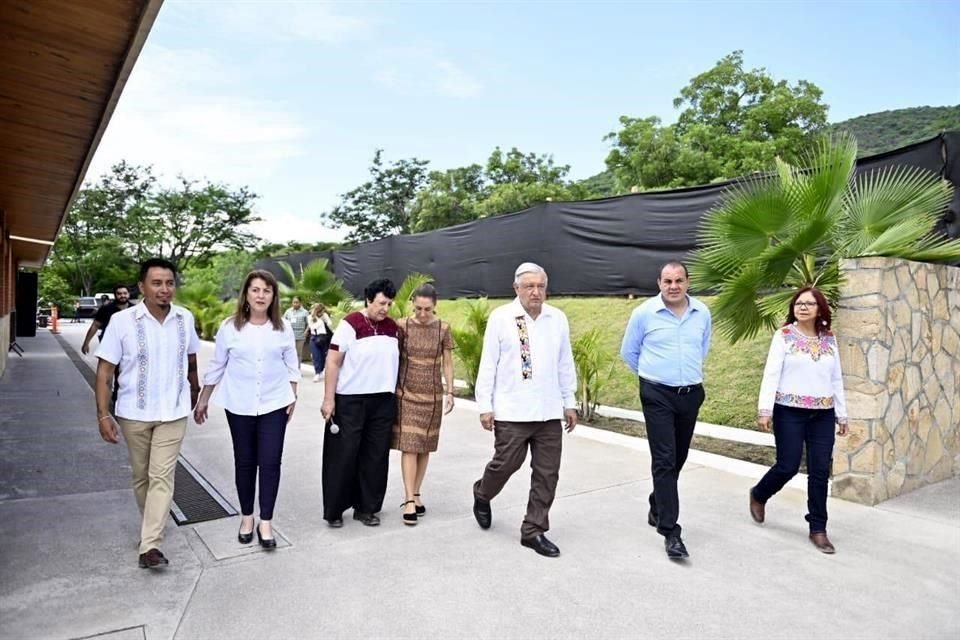 El Presidente Andrés Manuel López Obrador les aseguró que no hay nada que temer con Claudia Sheinbaum, pues dará continuidad a la Cuarta Transformación.