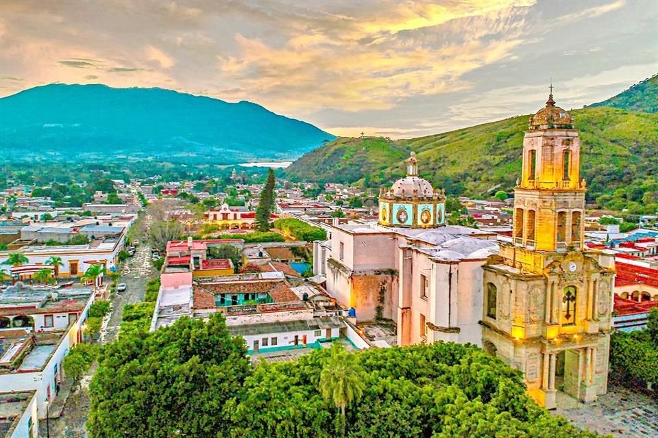 En el centro de Jala se respira un tranquilo ambiente local.