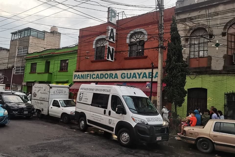 Tenía 40 años y al menos seis de trabajar en ese negocio de la Calle Laguna de Términos, en la Colonia Anáhuac, Miguel Hidalgo. 