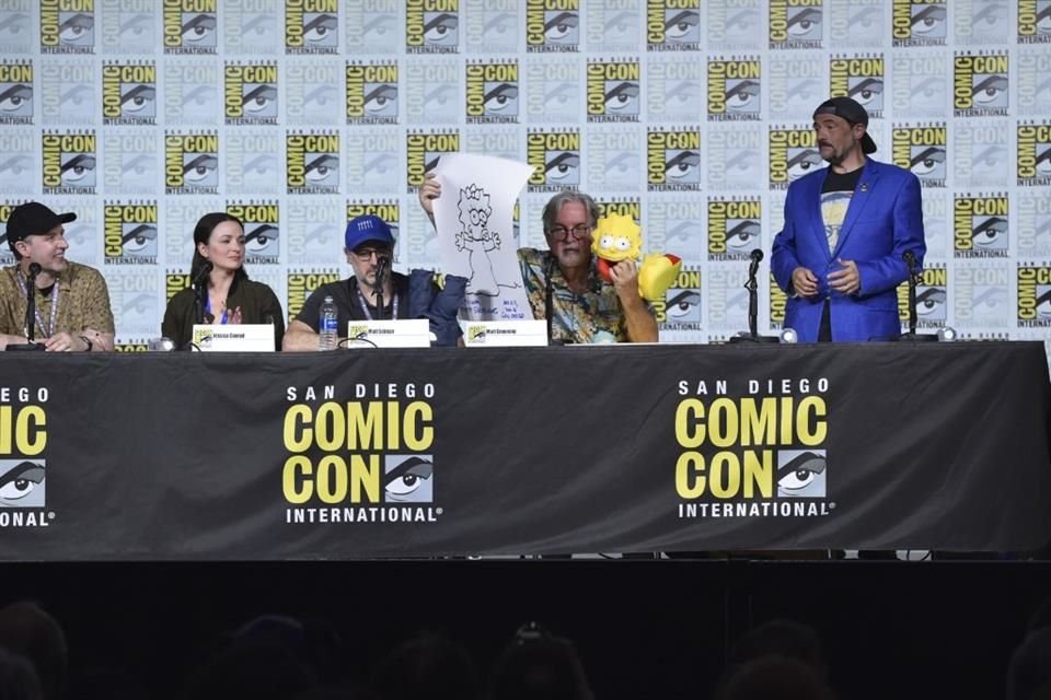 'The Simpsons' had a presence at Comic Con. Rob LaZebnik, Jessica Conrad, Matt Selman, Matt Groening, and Kevin Smith were part of the panel.