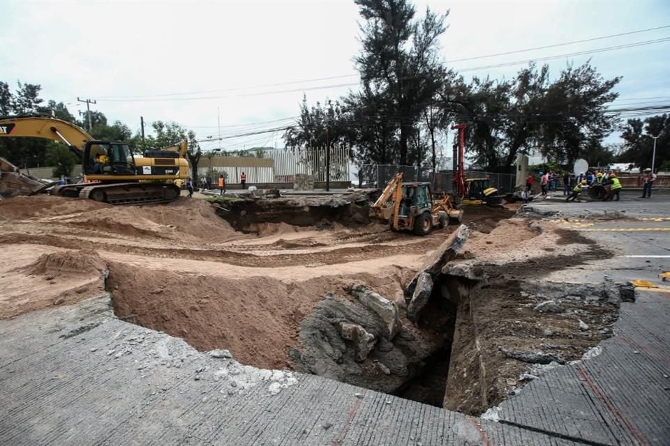 Arturo Gleason, académico especializado en urbanismo, dijo que sí urge reanudar la vialidad en la zona del socavón de López Mateos, pero también se debe atender el problema de fondo.