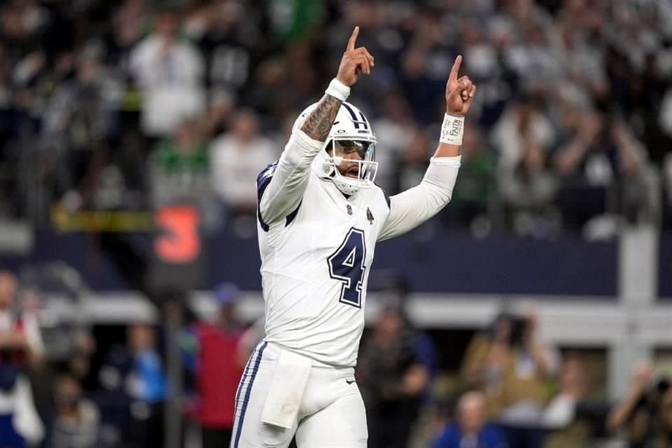 Dak Prescott espera su súper contrato con Dallas.