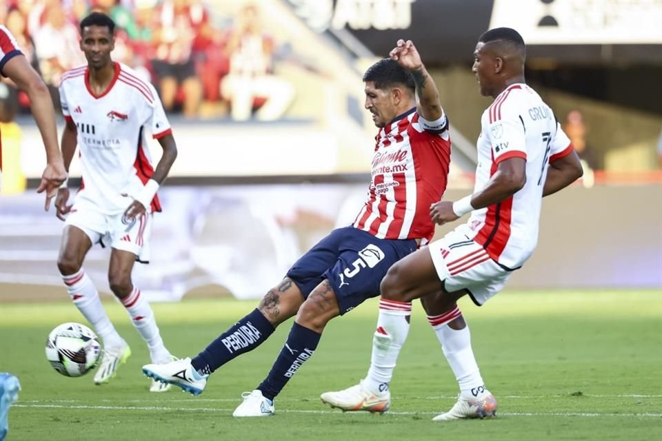 Después de fracasar en la Leagues Cup 2023, Chivas tuvo una mala exhibición ante el San José Earthquakes, que es actualmente el equipo sotanero en la MLS.