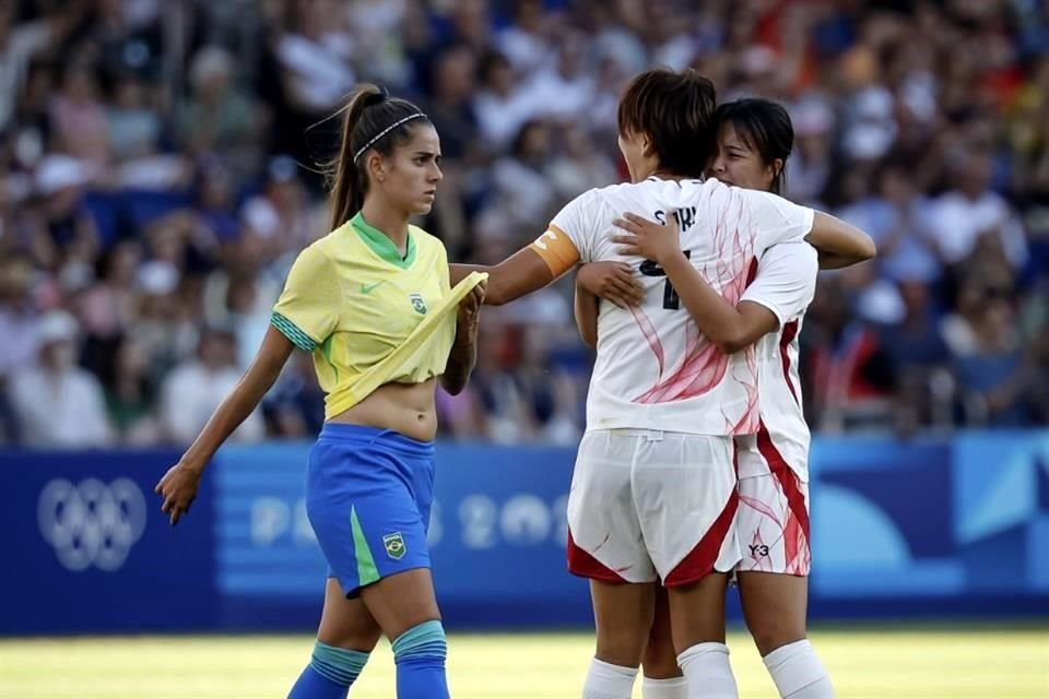 Con este resultado, las asiáticas pusieron al rojo vivo la pelea en el Grupo C. Las escuadra sudamericana sufrió en la primera parte y de milagro no se fue abajo en el marcador.