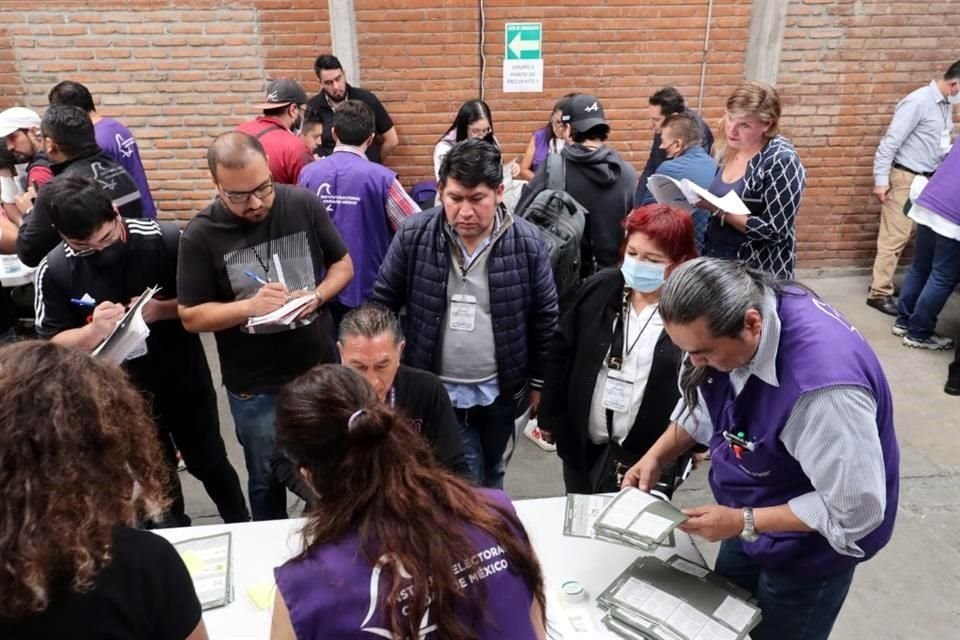 El recuento de votos en la sede distrital número 9.