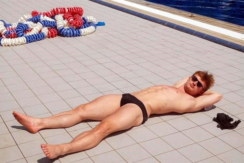 El joven de 29 años decidió abrir su perfil en OnlyFans en 2021, por recomendación de su papá, quien le dijo que de por sí ya mostraba gran parte de su cuerpo desnudo en redes sociales.