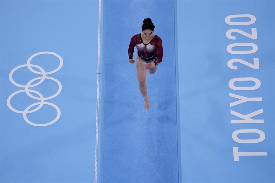 'Sobre todo en gimnasia que es algo inédito, nunca visto, en la historia del deporte profesional en México', señaló el Mandatario.